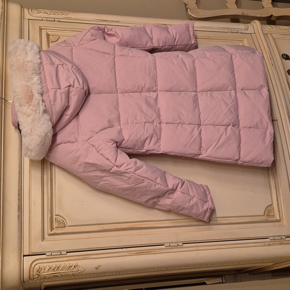 Canada Weather Gear - Pink Parka with faux fur lined hood - Picture 5 of 15
